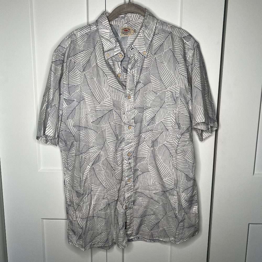 Faherty Tropical Leaf Summer Short Sleeve Button Down Shirt Men's Size Large